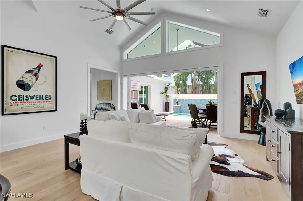 2120 Curtis Street Naples FL 34112