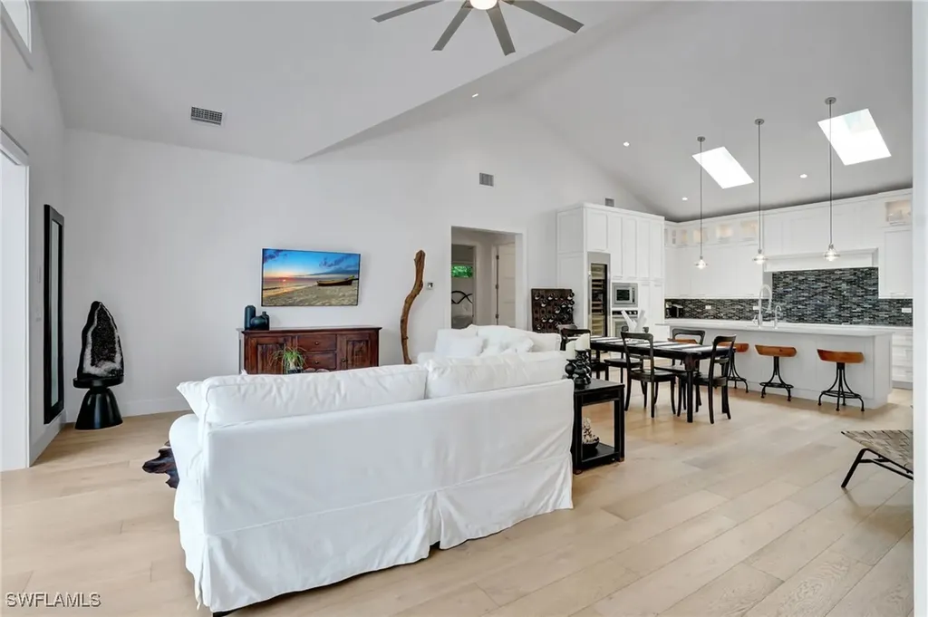 2120 Curtis Street Naples FL 34112