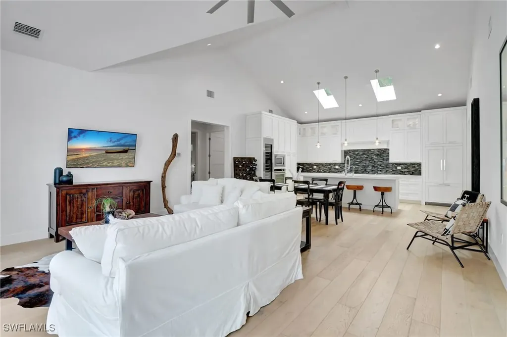 2120 Curtis Street Naples FL 34112