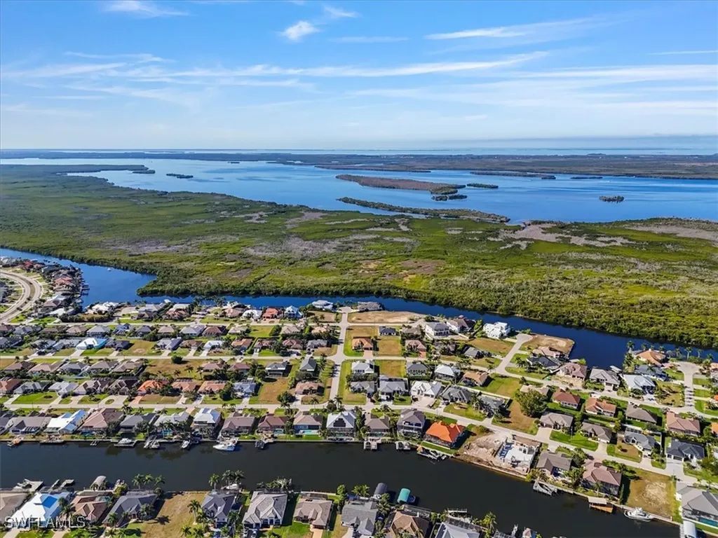 2717 SW 29th Place Cape Coral FL 33914