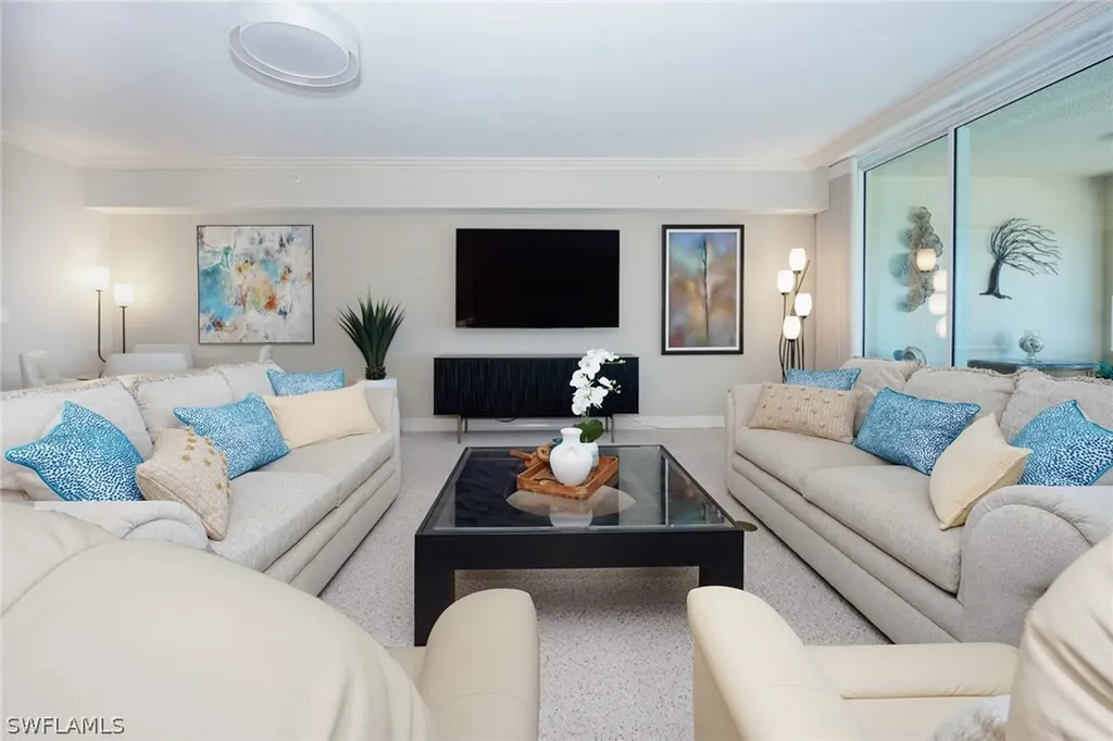 435 Dockside Drive Naples FL 34110