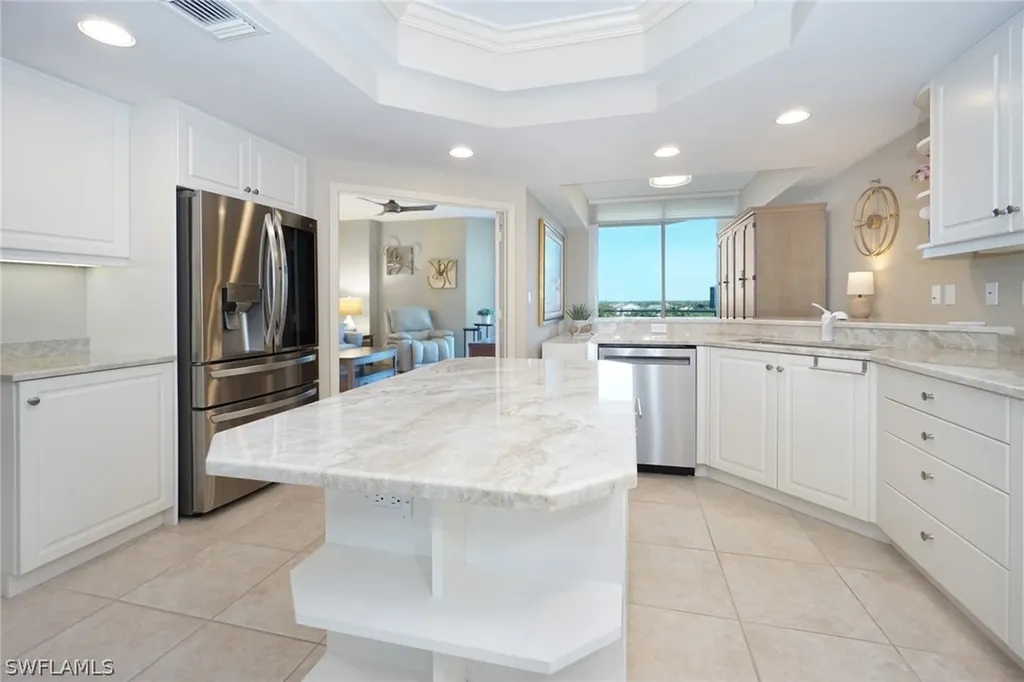 435 Dockside Drive Naples FL 34110