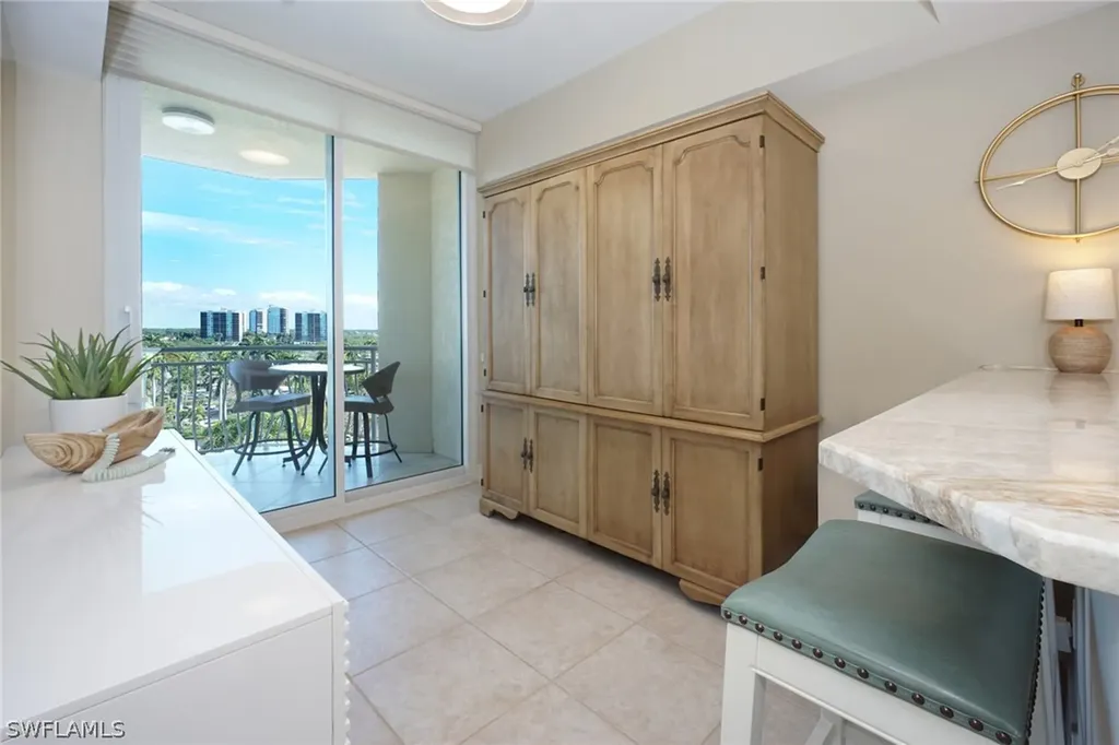 435 Dockside Drive Naples FL 34110