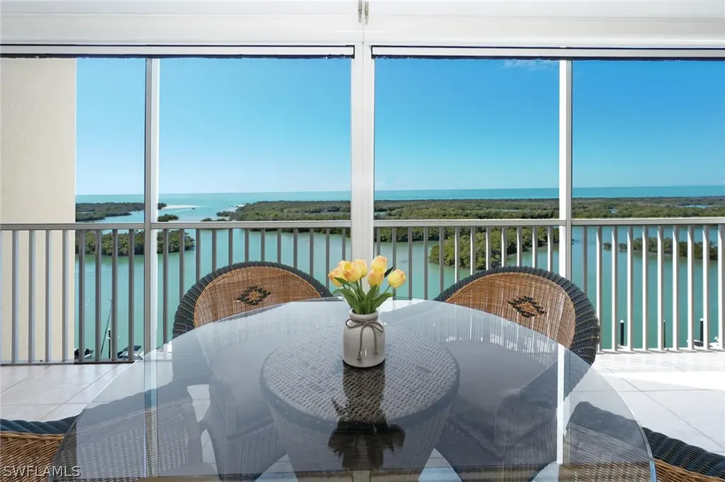 435 Dockside Drive Naples FL 34110