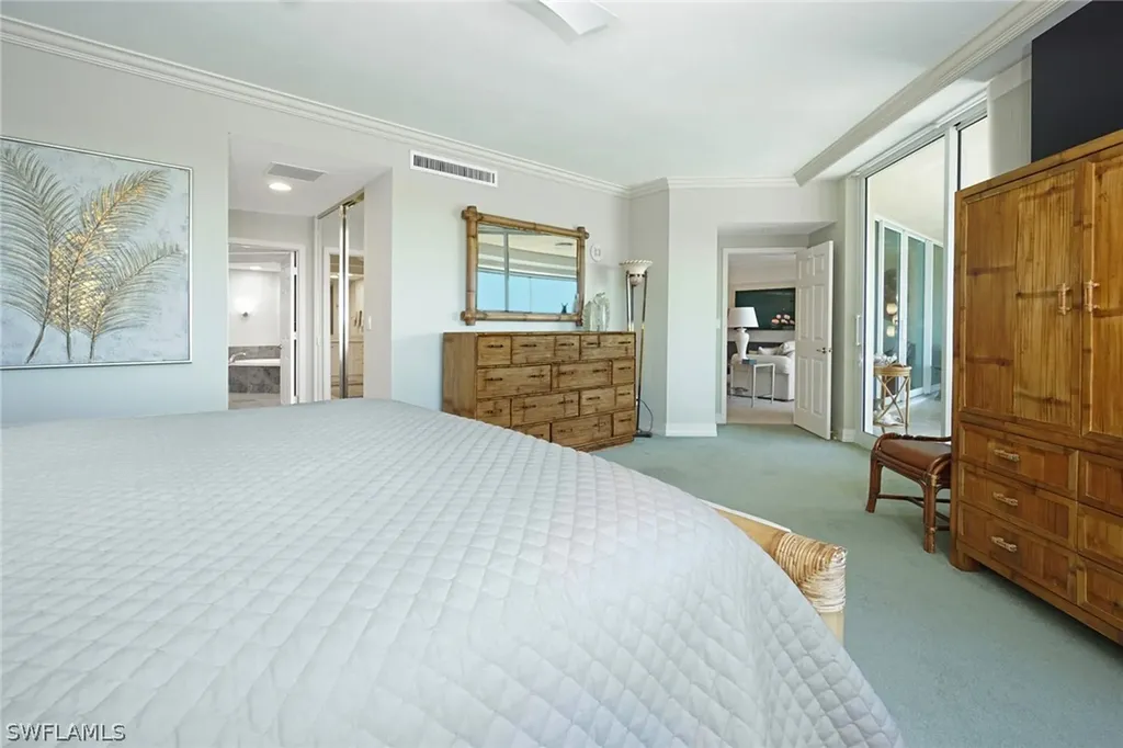 435 Dockside Drive Naples FL 34110