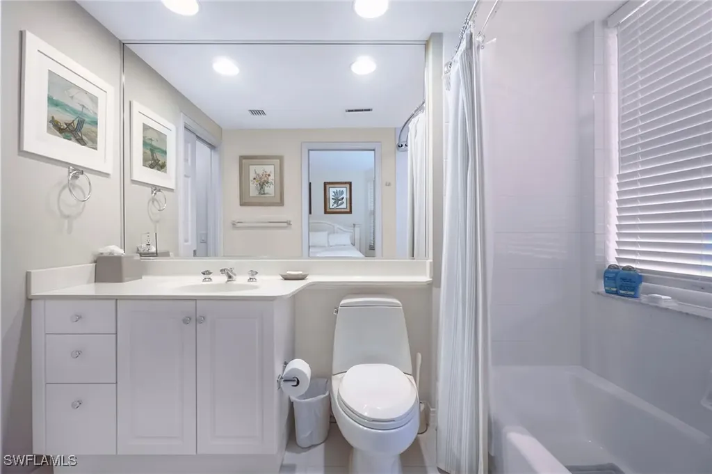 435 Dockside Drive Naples FL 34110