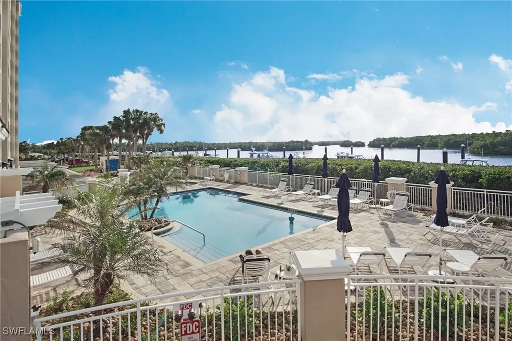 435 Dockside Drive Naples FL 34110