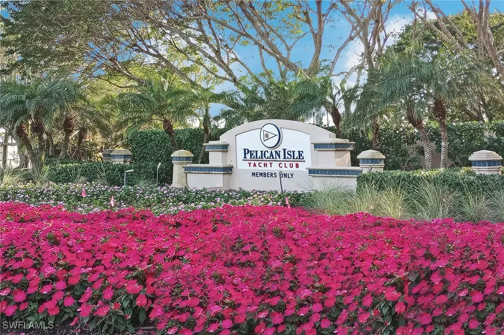 435 Dockside Drive Naples FL 34110