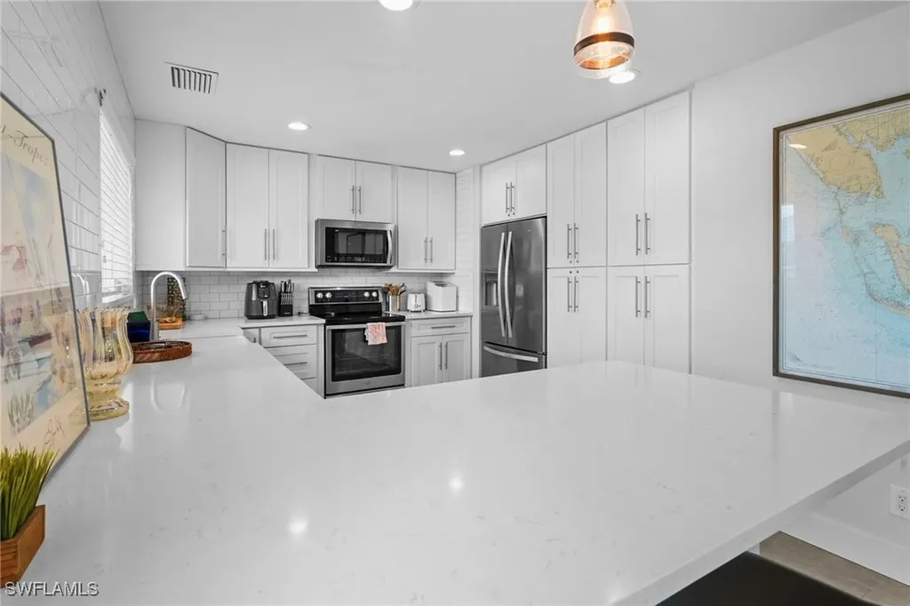 474 Lake Murex Circle Sanibel FL 33957