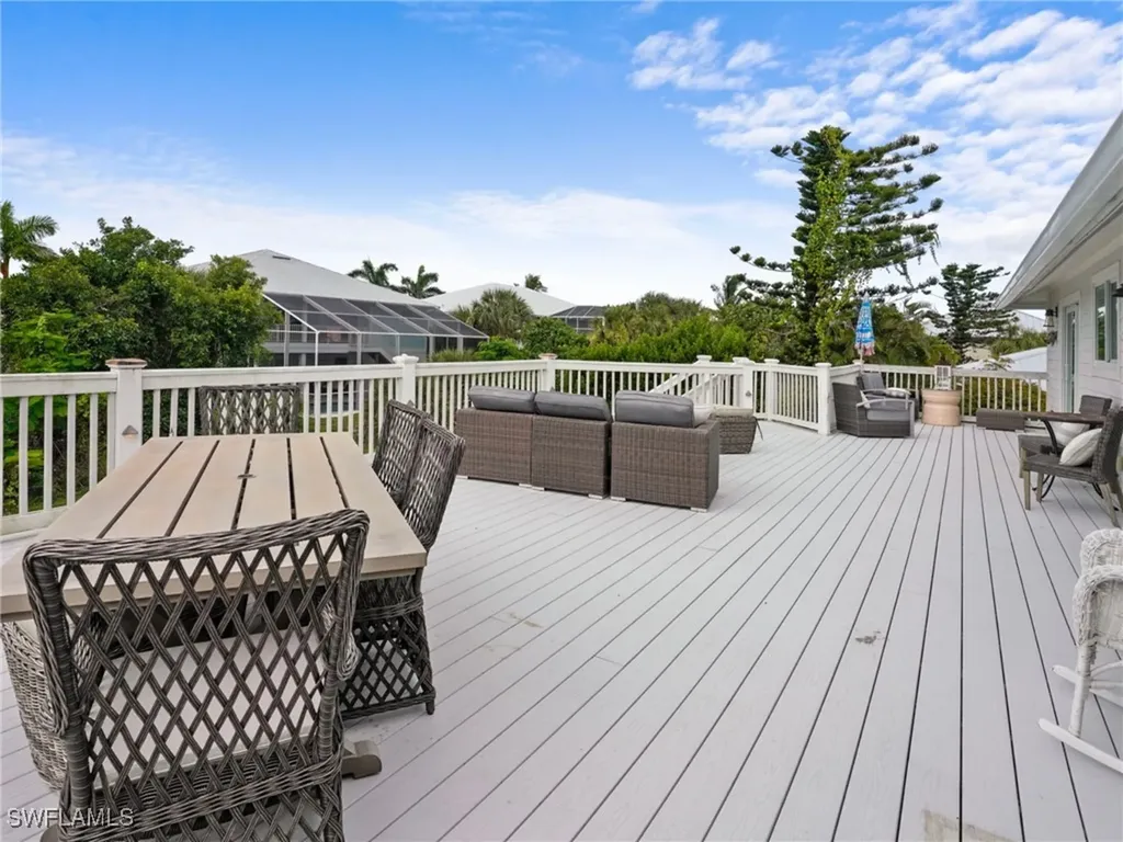 474 Lake Murex Circle Sanibel FL 33957