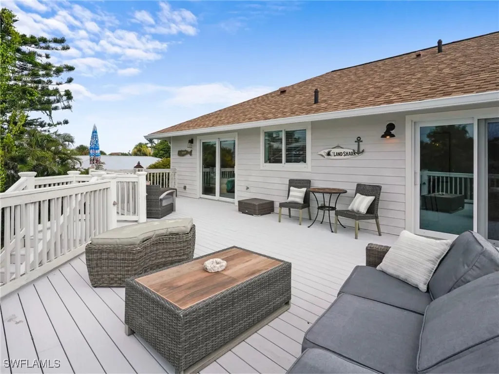 474 Lake Murex Circle Sanibel FL 33957