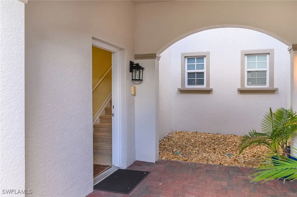 6858 Ascot Drive Naples FL 34113