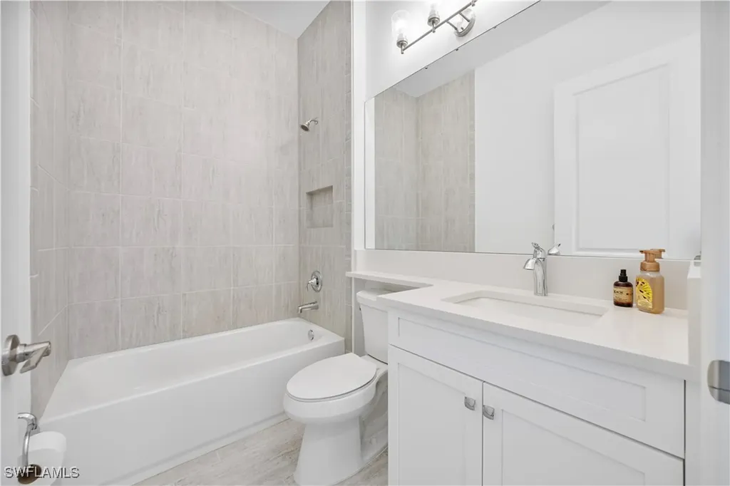 12418 Dahlia Court Naples FL 34120