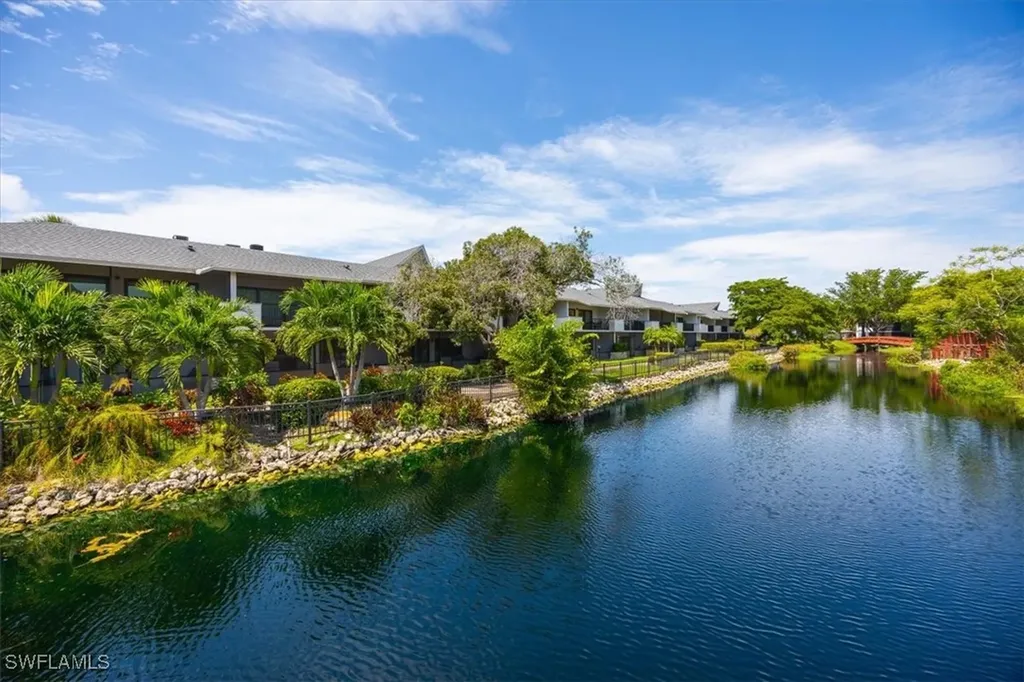 Naples FL, 600 Neapolitan Way, Unit 115