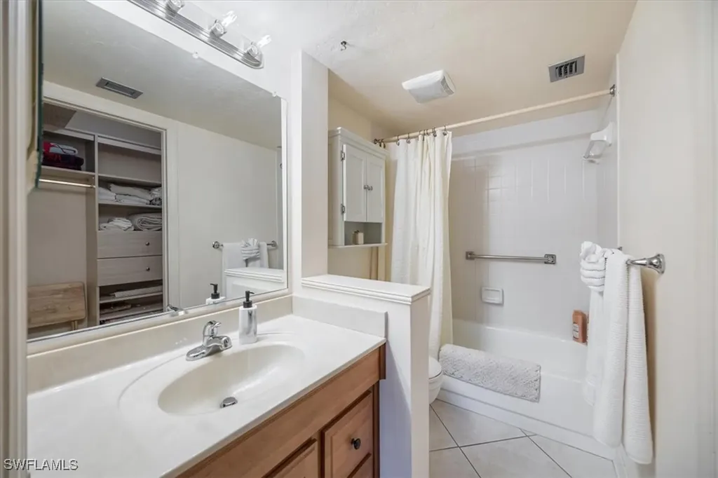 600 Neapolitan Way Naples FL 34103