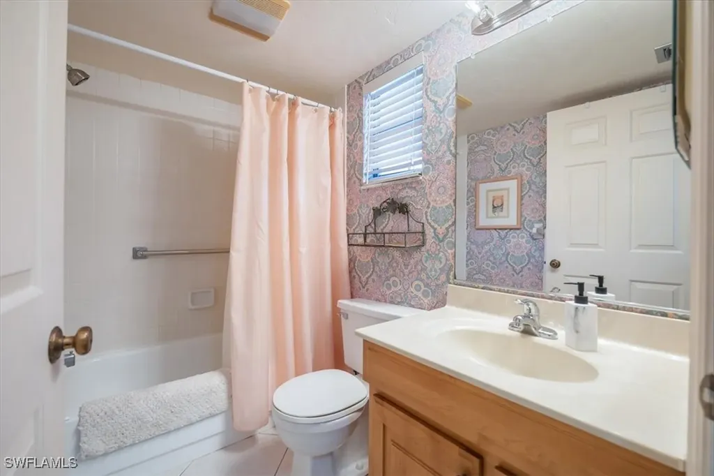 600 Neapolitan Way Naples FL 34103