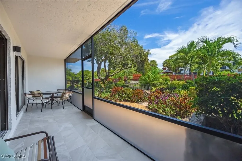 600 Neapolitan Way Naples FL 34103