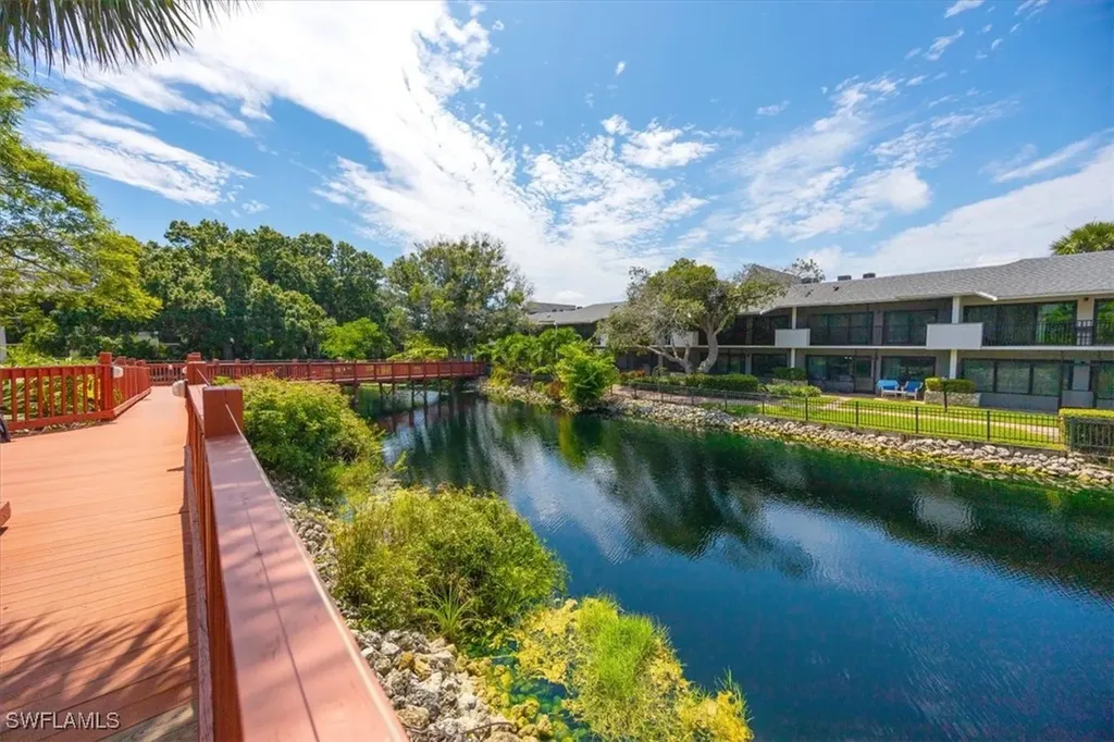 600 Neapolitan Way Naples FL 34103