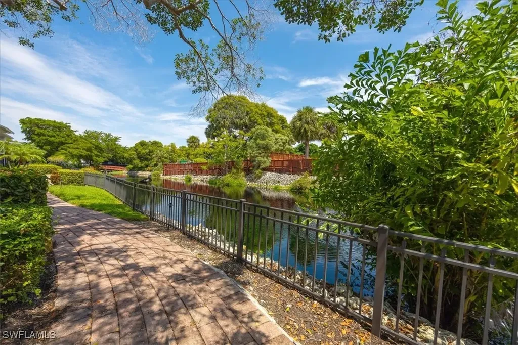 600 Neapolitan Way Naples FL 34103