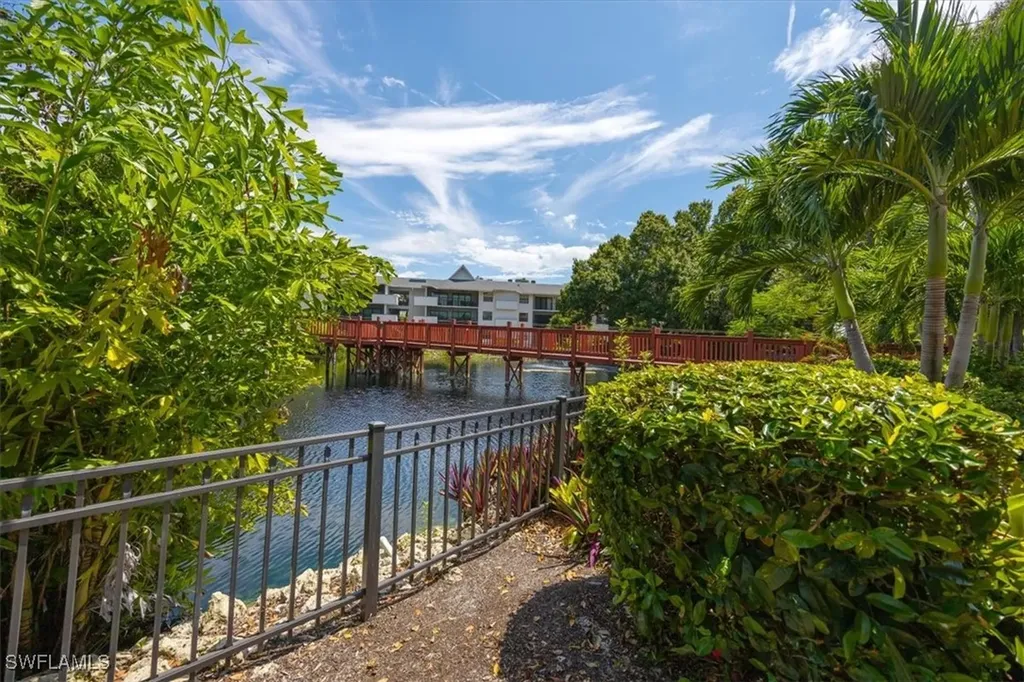 600 Neapolitan Way Naples FL 34103