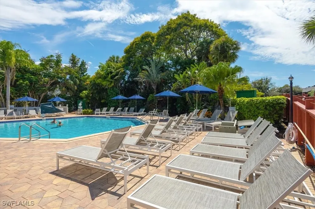 600 Neapolitan Way Naples FL 34103