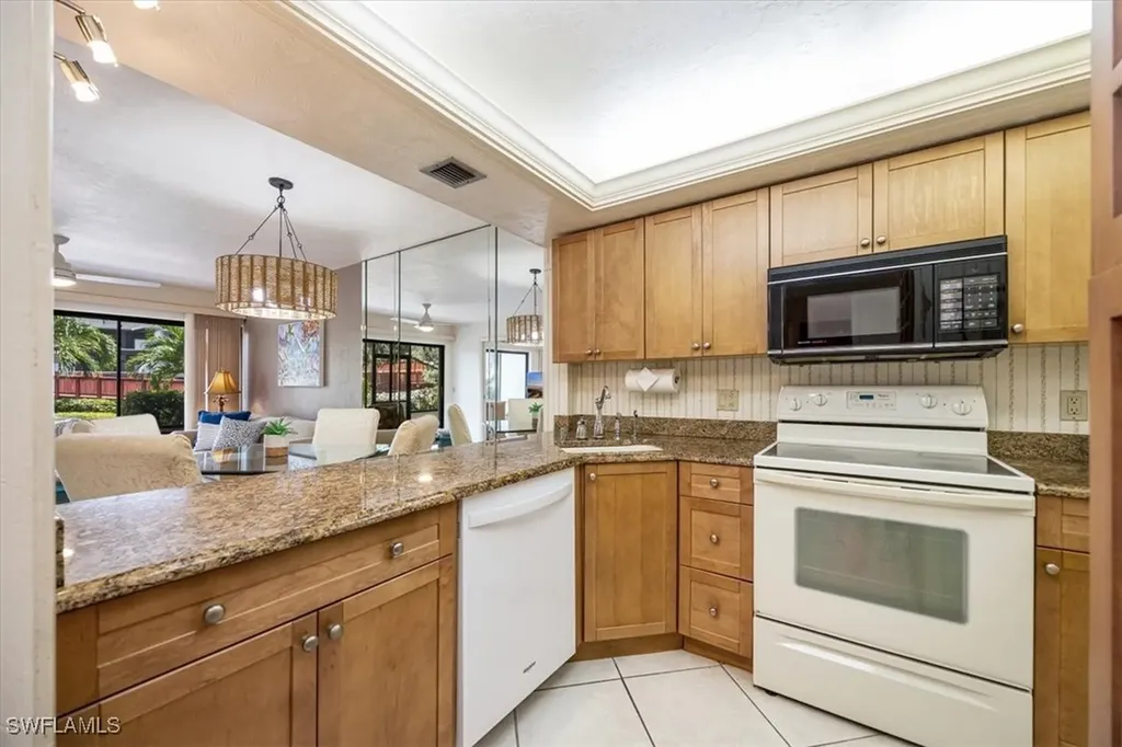 600 Neapolitan Way Naples FL 34103