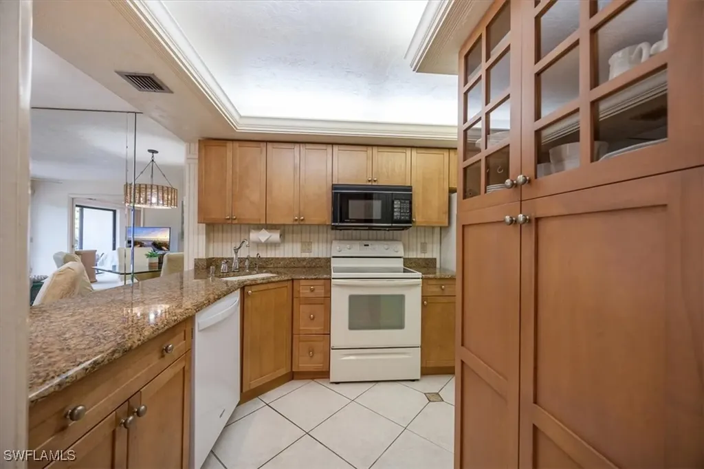 600 Neapolitan Way Naples FL 34103