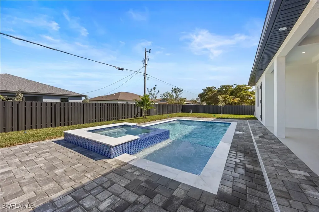 611 NW 25th Terrace Cape Coral FL 33993