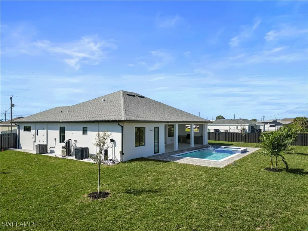 611 NW 25th Terrace Cape Coral FL 33993