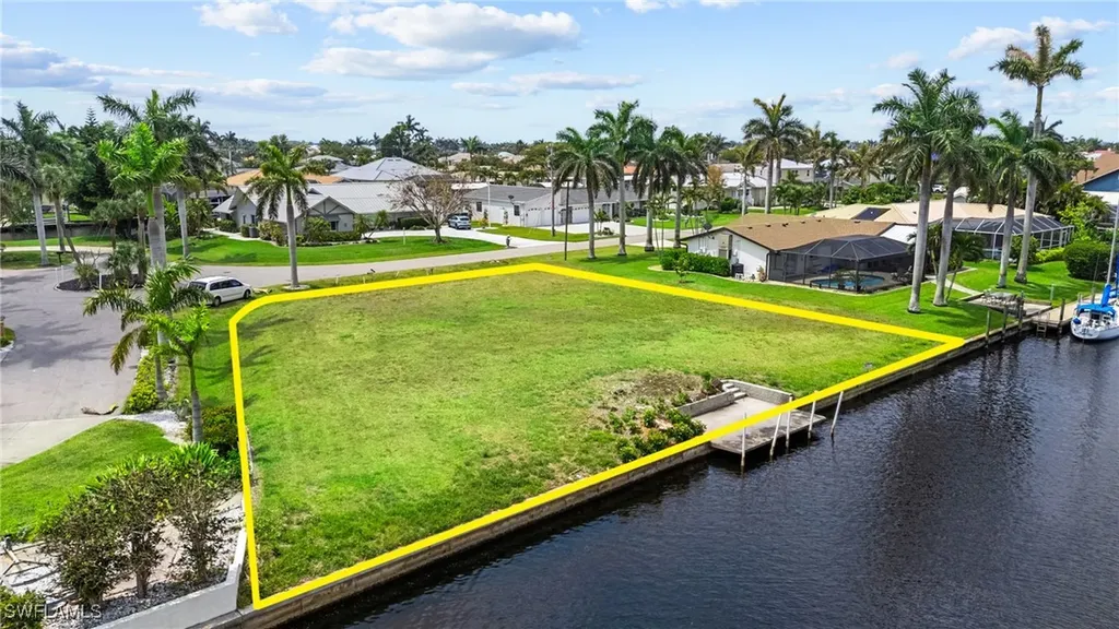 1939 SE 37th Terrace Cape Coral FL 33904