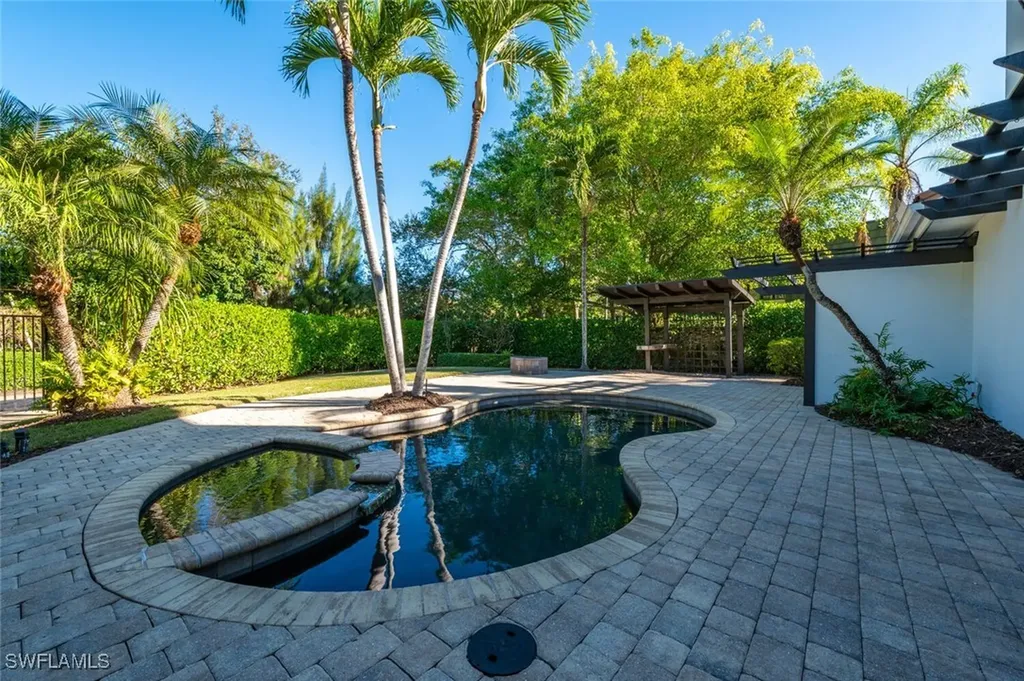 1500 Bald Eagle Drive Naples FL 34105