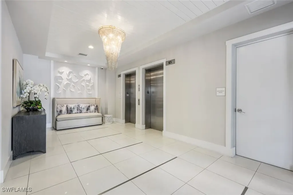 1035 3rd Avenue S Naples FL 34102