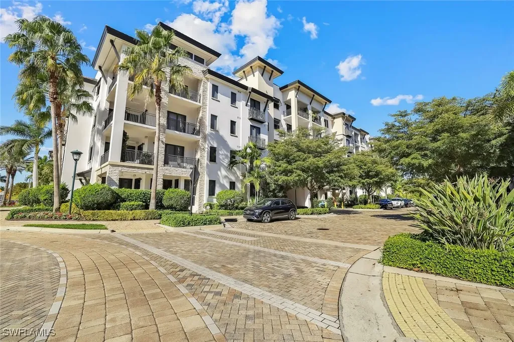 1035 3rd Avenue S Naples FL 34102