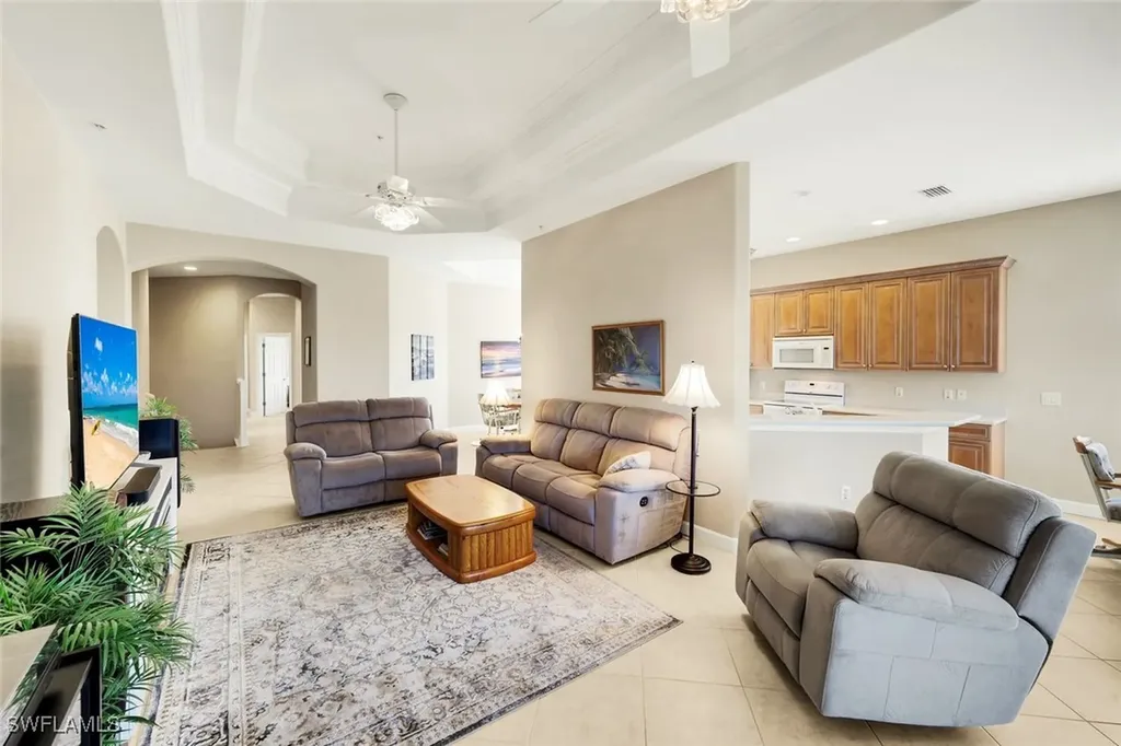 8771 Coastline Court Naples FL 34120