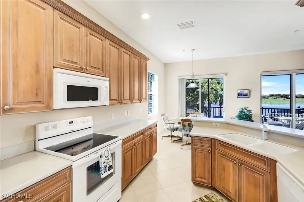8771 Coastline Court Naples FL 34120