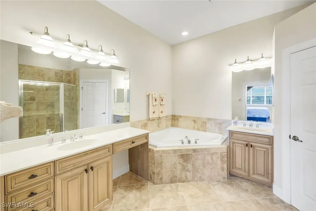 8771 Coastline Court Naples FL 34120