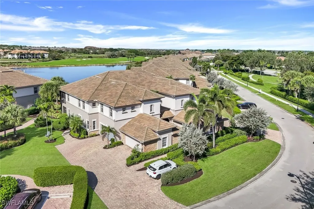 8771 Coastline Court Naples FL 34120