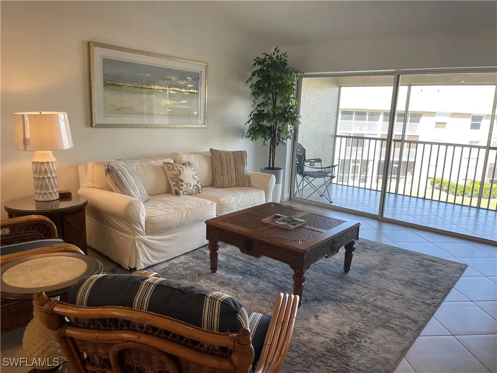 9640 Victoria Lane Naples FL 34109