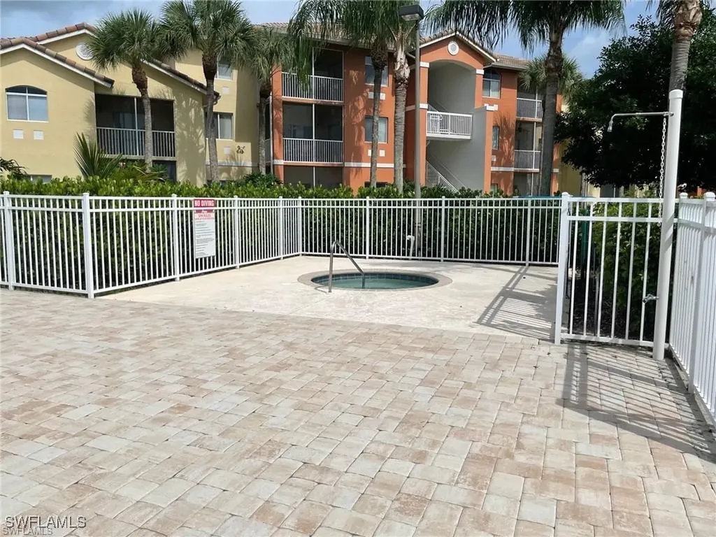 6360 Aragon Way Fort Myers FL 33966