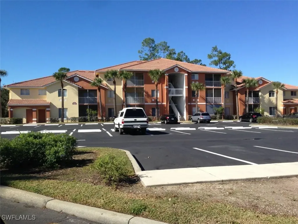 6360 Aragon Way Fort Myers FL 33966