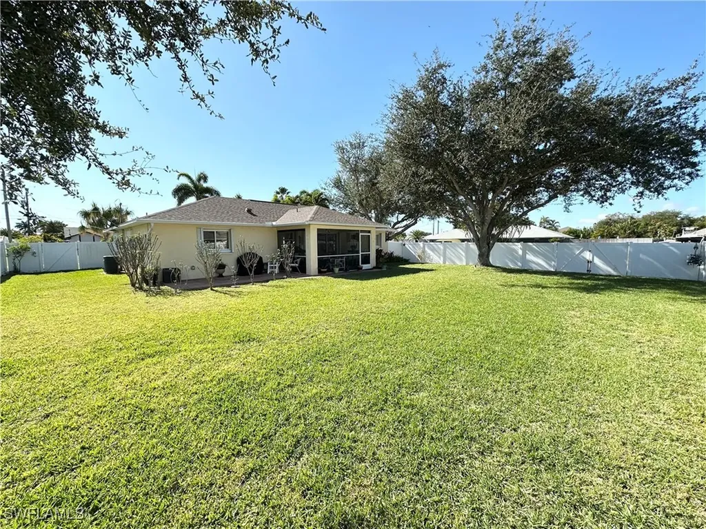 1401 SE 19th Lane Cape Coral FL 33990