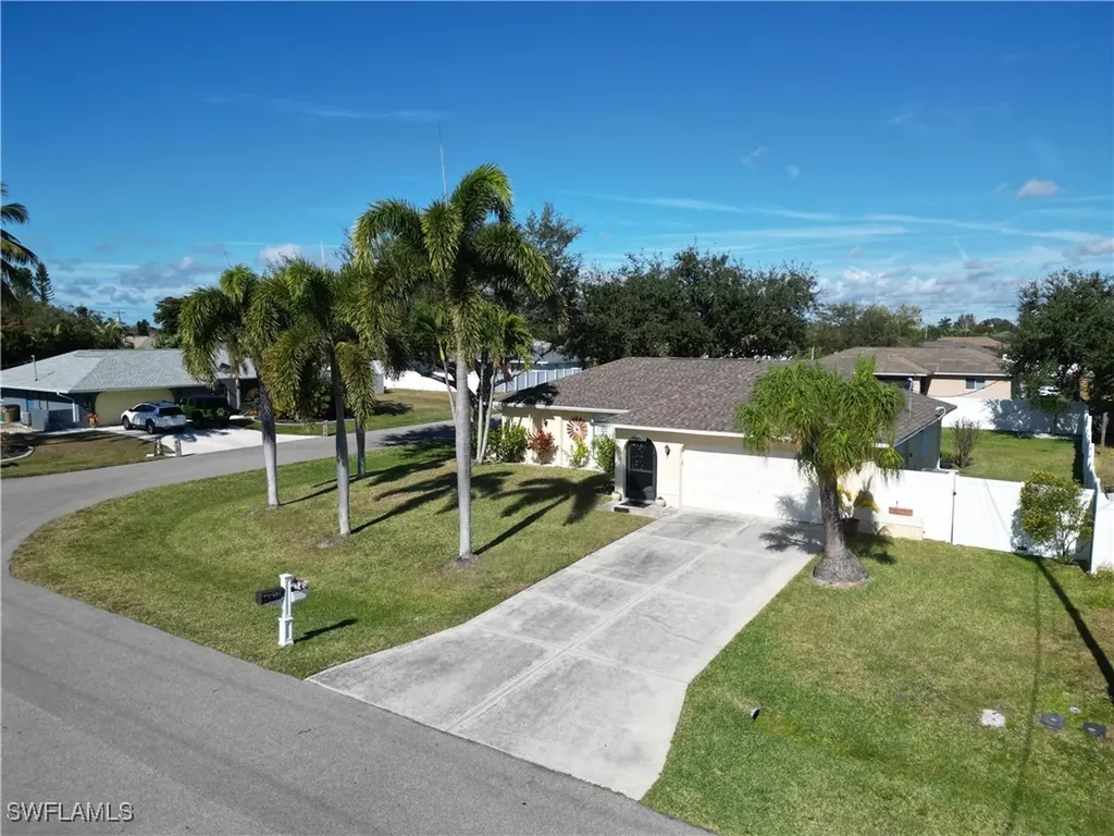 1401 SE 19th Lane Cape Coral FL 33990