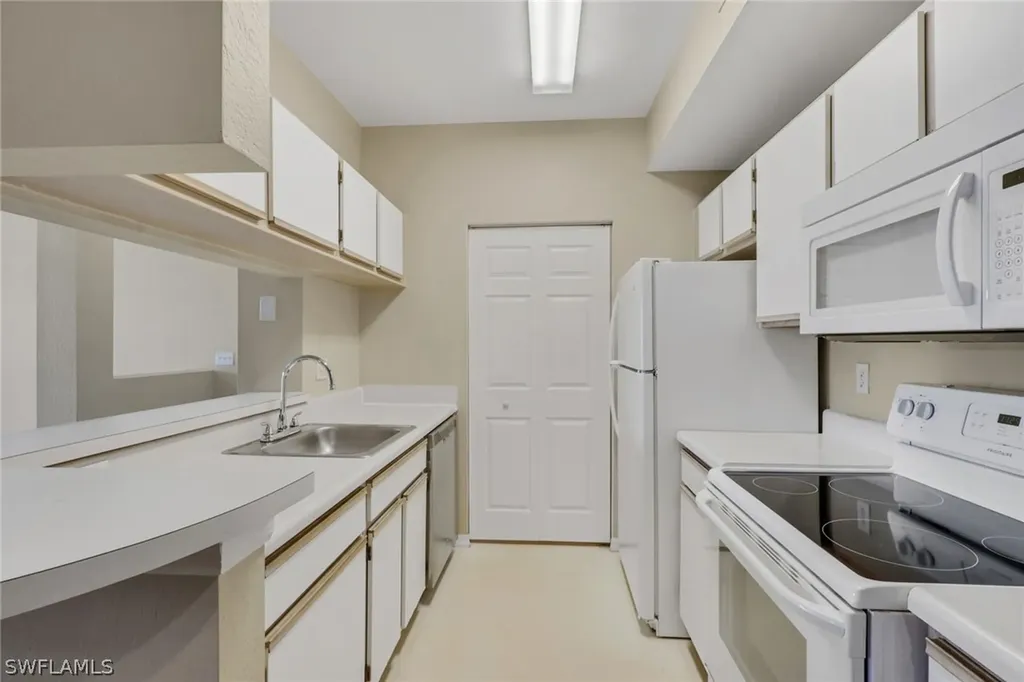 6321 Aragon Way Fort Myers FL 33966