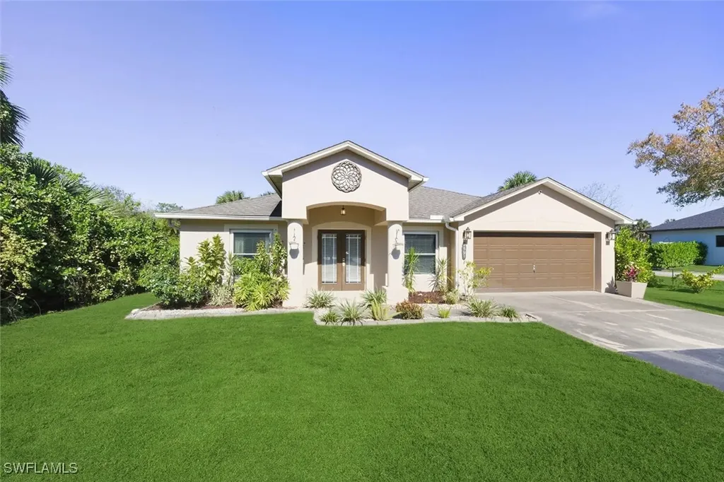 2591 2nd Avenue SE Naples FL 34117