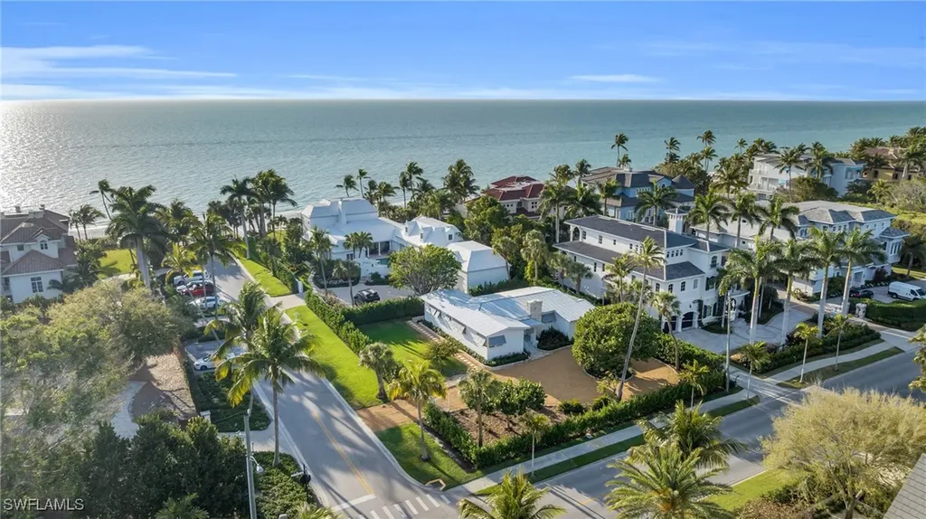 617 Gulf Shore Boulevard N Naples FL 34102