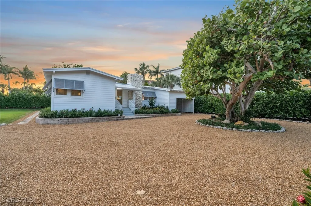 617 Gulf Shore Boulevard N Naples FL 34102