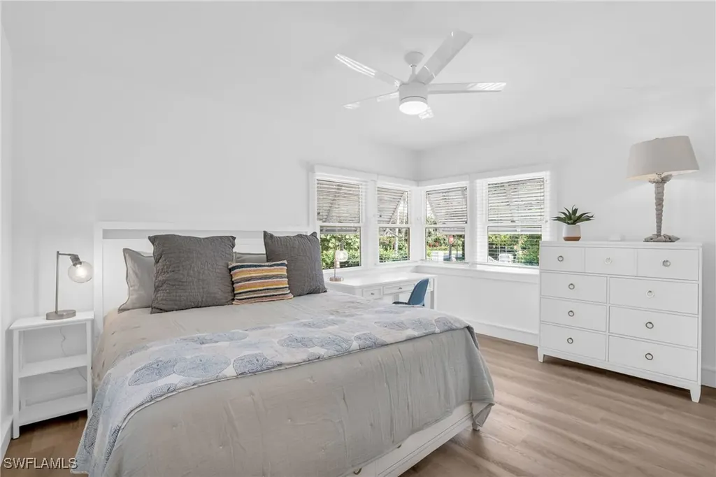 617 Gulf Shore Boulevard N Naples FL 34102
