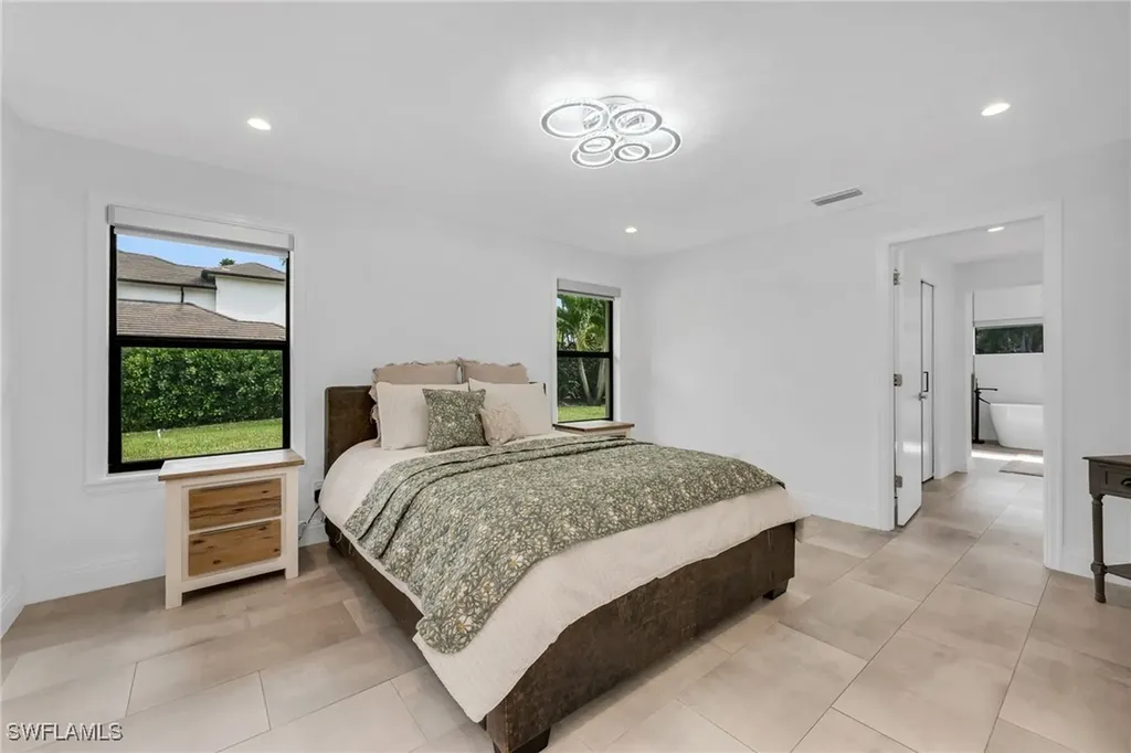 6659 Livingston Woods Lane Naples FL 34109