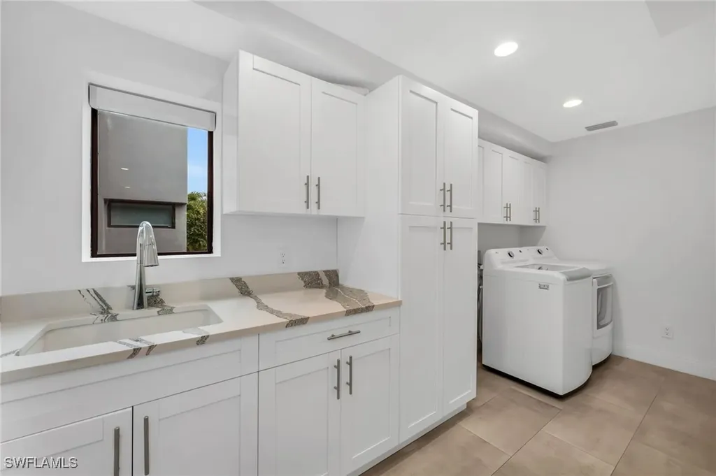 6659 Livingston Woods Lane Naples FL 34109