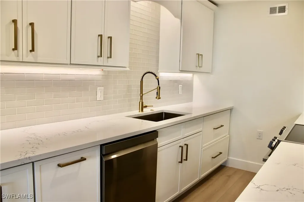 333 Harbour Drive Naples FL 34103